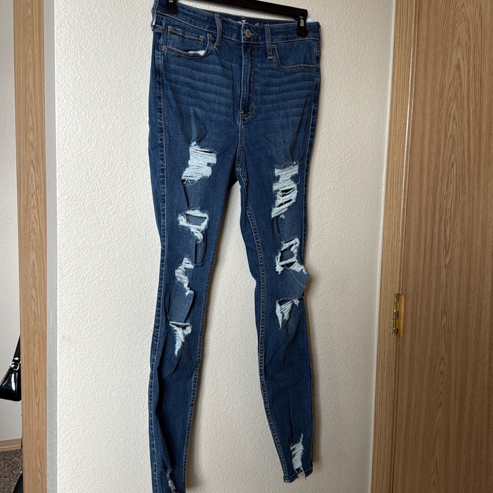 Hollister Ultra High-Rise Super Skinny jeans
